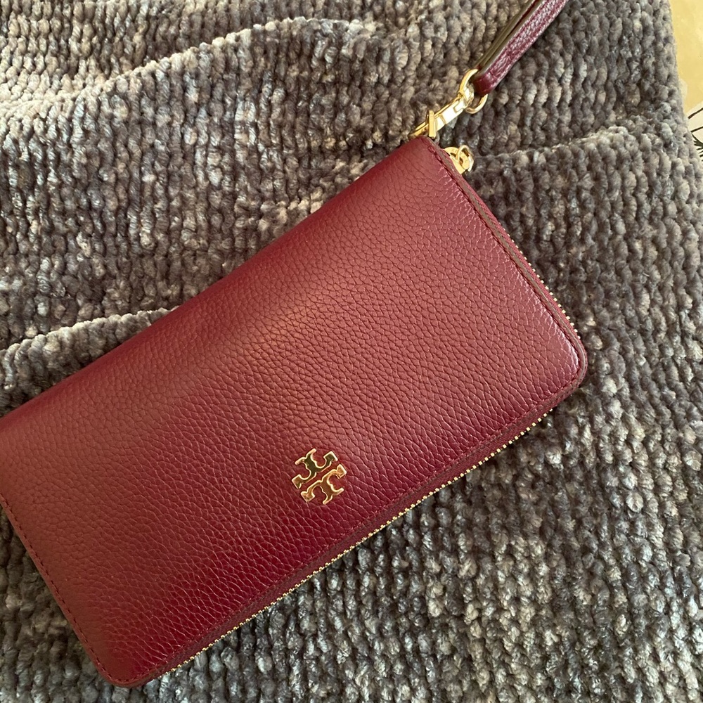 Tory Burch wallet